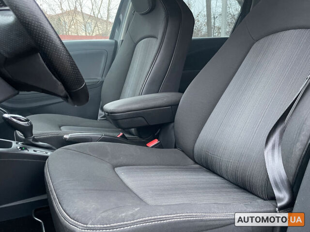 Черный Рено Зое, объемом двигателя 41 л и пробегом 81 тыс. км за 9799 $, фото 8 на Automoto.ua