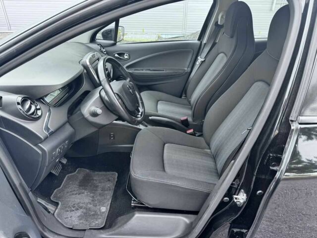 Черный Рено Зое, объемом двигателя 0 л и пробегом 58 тыс. км за 9200 $, фото 8 на Automoto.ua