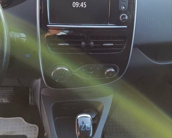 Чорний Рено Зое, об'ємом двигуна 0 л та пробігом 85 тис. км за 9800 $, фото 25 на Automoto.ua