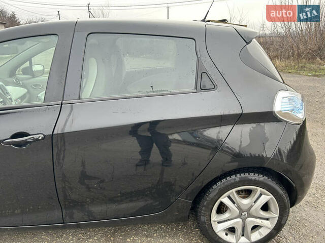 Черный Рено Зое, объемом двигателя 0 л и пробегом 51 тыс. км за 10400 $, фото 5 на Automoto.ua