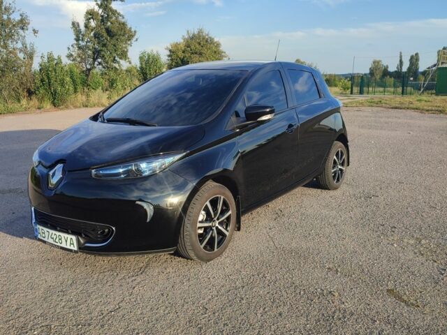 Черный Рено Зое, объемом двигателя 0 л и пробегом 128 тыс. км за 9600 $, фото 2 на Automoto.ua