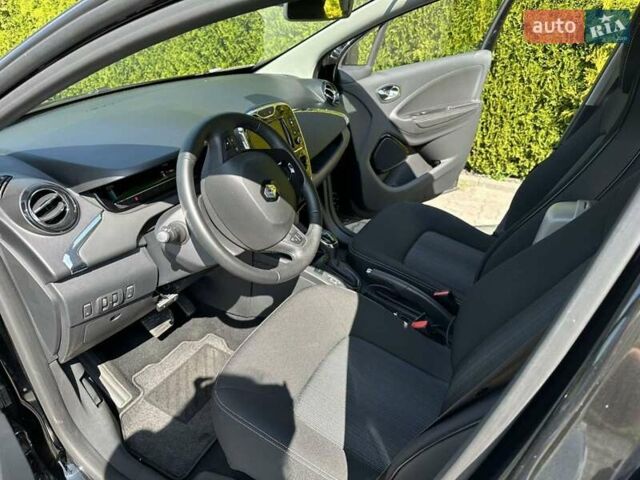 Черный Рено Зое, объемом двигателя 0 л и пробегом 14 тыс. км за 12400 $, фото 5 на Automoto.ua