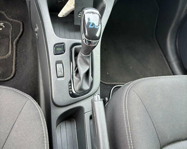 Чорний Рено Зое, об'ємом двигуна 0 л та пробігом 100 тис. км за 8499 $, фото 34 на Automoto.ua