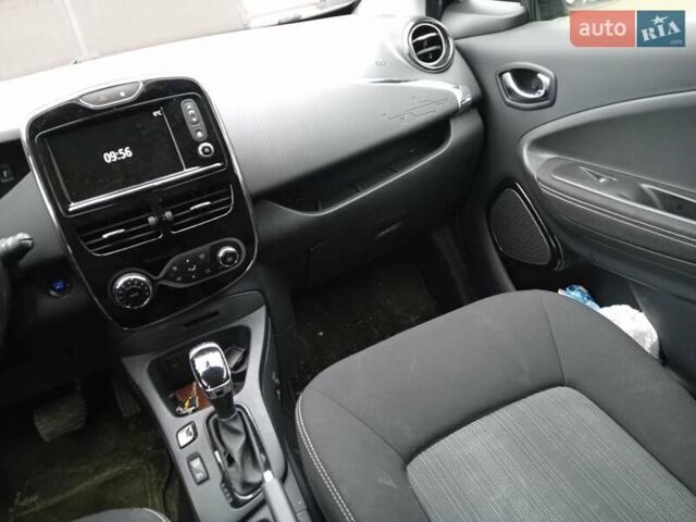 Черный Рено Зое, объемом двигателя 0 л и пробегом 100 тыс. км за 8998 $, фото 12 на Automoto.ua