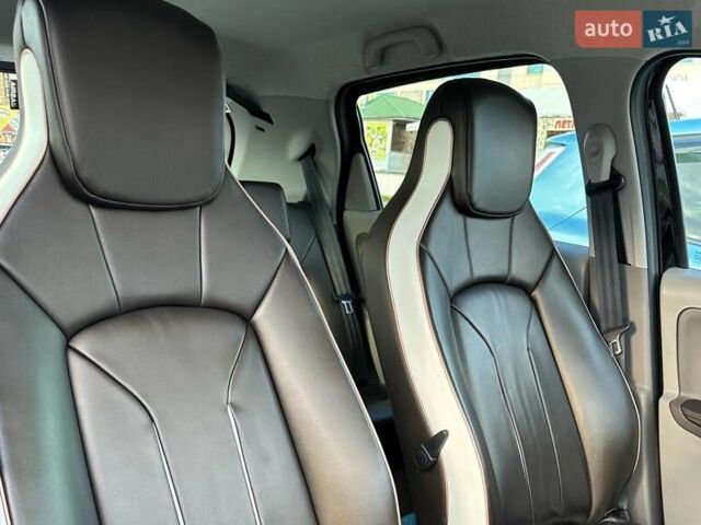 Черный Рено Зое, объемом двигателя 0 л и пробегом 67 тыс. км за 14800 $, фото 11 на Automoto.ua