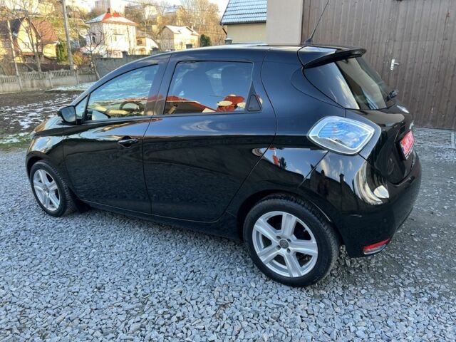 Черный Рено Зое, объемом двигателя 0 л и пробегом 139 тыс. км за 9500 $, фото 3 на Automoto.ua