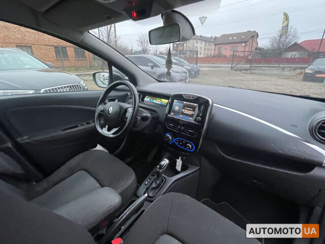 Черный Рено Зое, объемом двигателя 41 л и пробегом 81 тыс. км за 9799 $, фото 17 на Automoto.ua