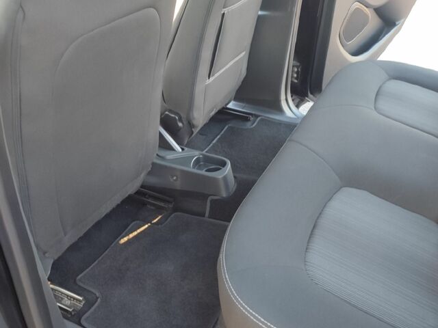 Черный Рено Зое, объемом двигателя 0 л и пробегом 128 тыс. км за 9600 $, фото 12 на Automoto.ua