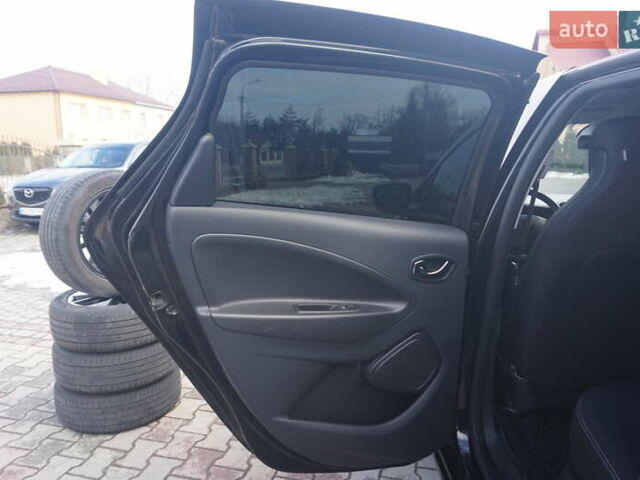 Черный Рено Зое, объемом двигателя 0 л и пробегом 92 тыс. км за 9999 $, фото 48 на Automoto.ua