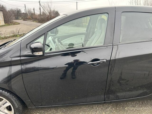 Черный Рено Зое, объемом двигателя 0 л и пробегом 51 тыс. км за 10400 $, фото 6 на Automoto.ua