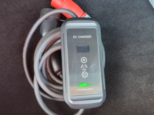 Черный Рено Зое, объемом двигателя 0 л и пробегом 128 тыс. км за 9600 $, фото 15 на Automoto.ua