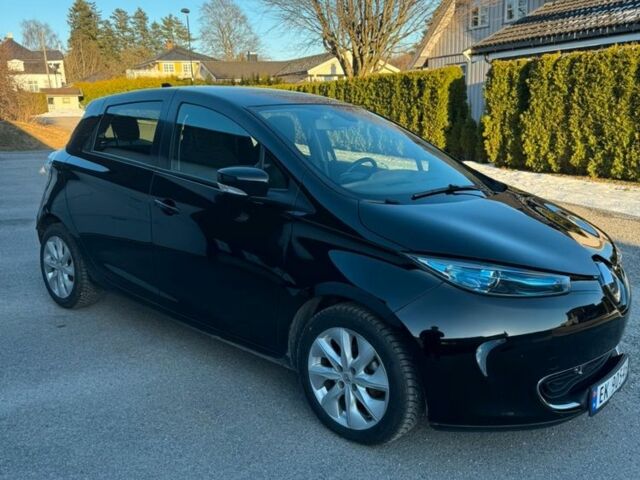 Черный Рено Зое, объемом двигателя 0 л и пробегом 64 тыс. км за 9100 $, фото 2 на Automoto.ua