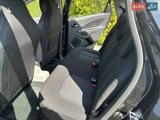 Черный Рено Зое, объемом двигателя 0 л и пробегом 14 тыс. км за 12400 $, фото 6 на Automoto.ua