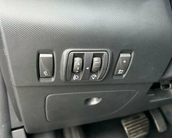 Чорний Рено Зое, об'ємом двигуна 0 л та пробігом 100 тис. км за 8499 $, фото 28 на Automoto.ua