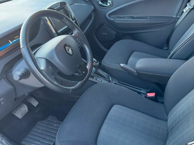 Черный Рено Зое, объемом двигателя 0 л и пробегом 64 тыс. км за 9100 $, фото 5 на Automoto.ua