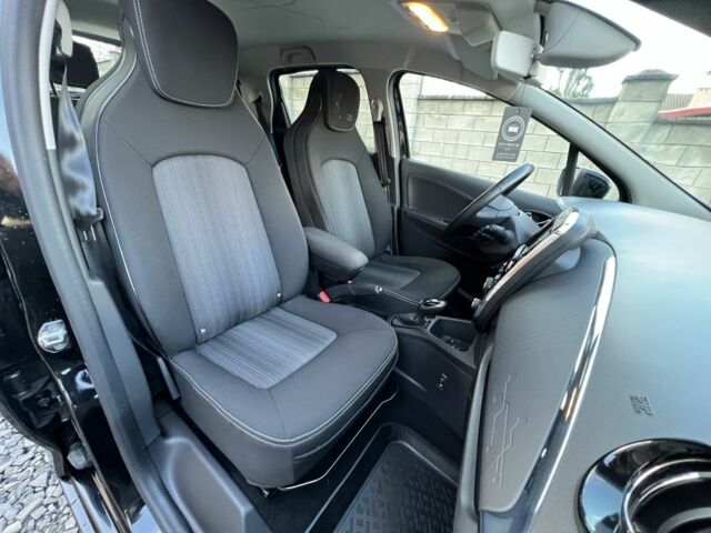 Черный Рено Зое, объемом двигателя 0 л и пробегом 139 тыс. км за 9500 $, фото 6 на Automoto.ua