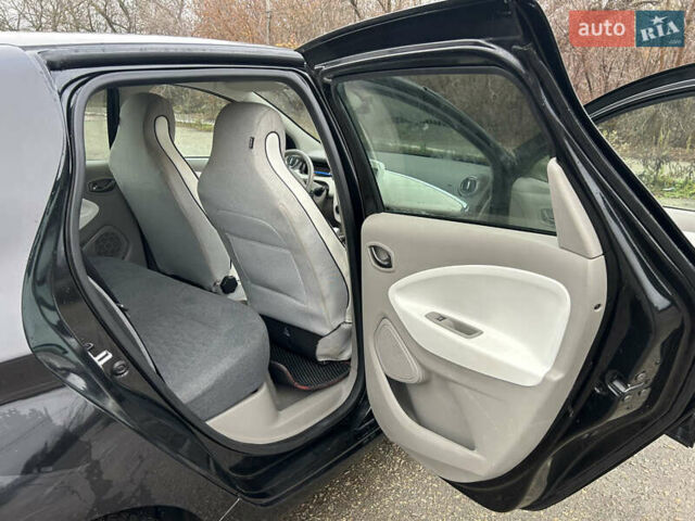 Черный Рено Зое, объемом двигателя 0 л и пробегом 51 тыс. км за 10400 $, фото 13 на Automoto.ua