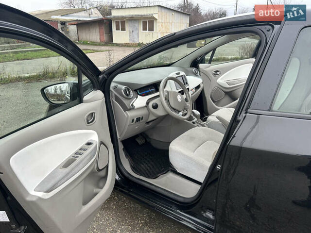 Черный Рено Зое, объемом двигателя 0 л и пробегом 51 тыс. км за 10400 $, фото 15 на Automoto.ua