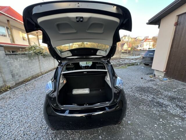 Черный Рено Зое, объемом двигателя 0 л и пробегом 139 тыс. км за 9500 $, фото 8 на Automoto.ua