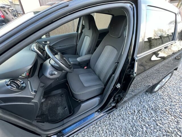 Черный Рено Зое, объемом двигателя 0 л и пробегом 139 тыс. км за 9500 $, фото 5 на Automoto.ua