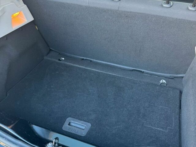 Черный Рено Зое, объемом двигателя 0 л и пробегом 64 тыс. км за 9100 $, фото 7 на Automoto.ua