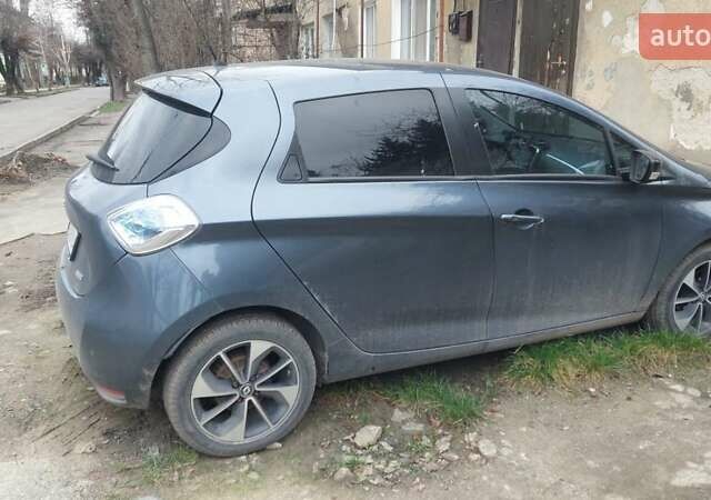 Черный Рено Зое, объемом двигателя 0 л и пробегом 120 тыс. км за 8500 $, фото 4 на Automoto.ua