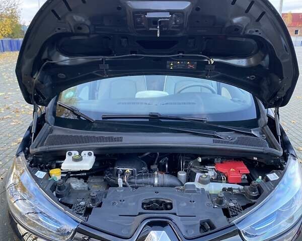 Черный Рено Зое, объемом двигателя 0 л и пробегом 15 тыс. км за 10650 $, фото 46 на Automoto.ua