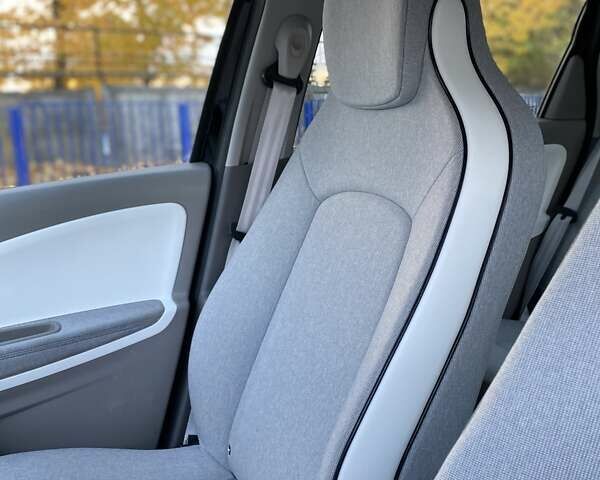 Черный Рено Зое, объемом двигателя 0 л и пробегом 15 тыс. км за 10650 $, фото 30 на Automoto.ua