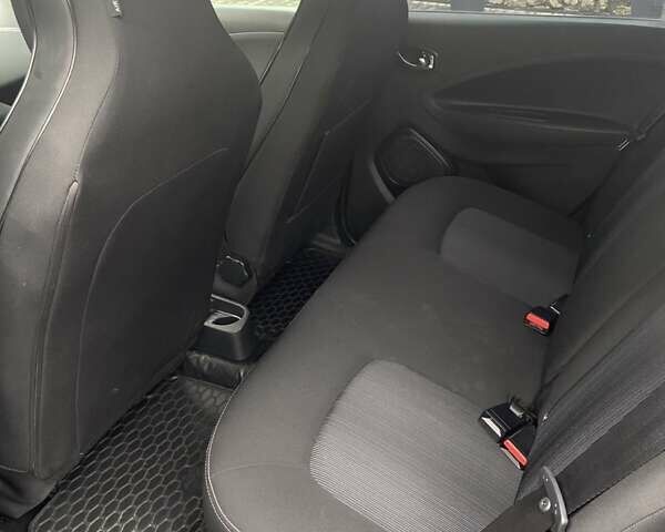 Чорний Рено Зое, об'ємом двигуна 0 л та пробігом 98 тис. км за 9999 $, фото 6 на Automoto.ua