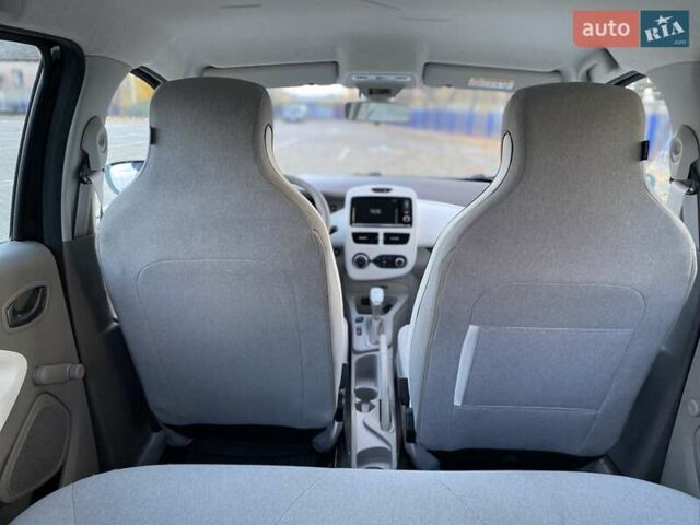 Черный Рено Зое, объемом двигателя 0 л и пробегом 15 тыс. км за 10650 $, фото 40 на Automoto.ua