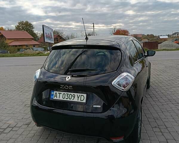 Черный Рено Зое, объемом двигателя 0 л и пробегом 51 тыс. км за 11000 $, фото 3 на Automoto.ua