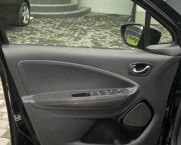 Чорний Рено Зое, об'ємом двигуна 0 л та пробігом 98 тис. км за 9999 $, фото 7 на Automoto.ua