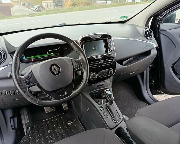 Черный Рено Зое, объемом двигателя 0 л и пробегом 51 тыс. км за 11000 $, фото 7 на Automoto.ua