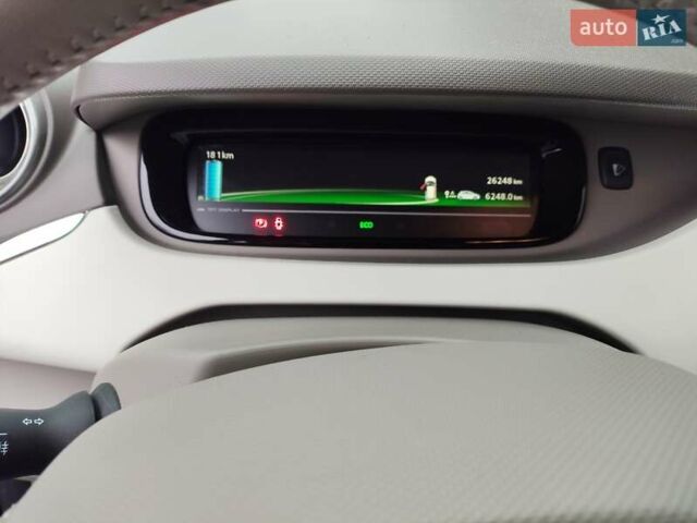 Чорний Рено Зое, об'ємом двигуна 0 л та пробігом 26 тис. км за 9800 $, фото 17 на Automoto.ua