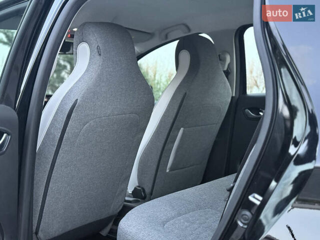 Черный Рено Зое, объемом двигателя 0 л и пробегом 110 тыс. км за 12750 $, фото 39 на Automoto.ua