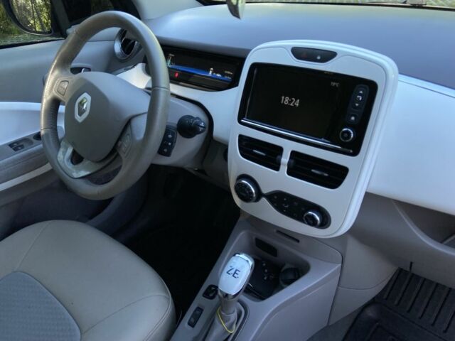 Рено Зое 2019 в Мукачеве на Automoto.ua Черный Рено Зое, объемом двигателя 0 л и пробегом 25 тыс. км за 9999 $, фото 7 на Automoto.ua