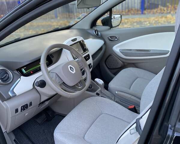 Черный Рено Зое, объемом двигателя 0 л и пробегом 15 тыс. км за 10650 $, фото 31 на Automoto.ua