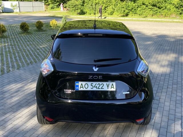 Черный Рено Зое, объемом двигателя 0 л и пробегом 11 тыс. км за 10500 $, фото 6 на Automoto.ua