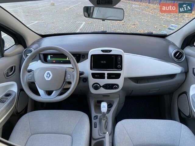 Черный Рено Зое, объемом двигателя 0 л и пробегом 15 тыс. км за 10650 $, фото 42 на Automoto.ua