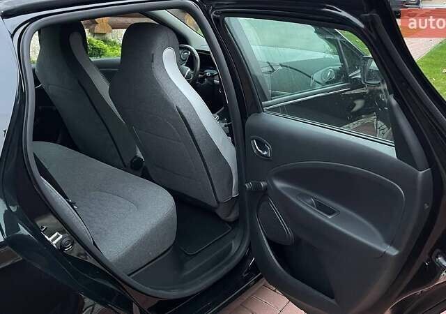 Чорний Рено Зое, об'ємом двигуна 0 л та пробігом 93 тис. км за 12900 $, фото 23 на Automoto.ua