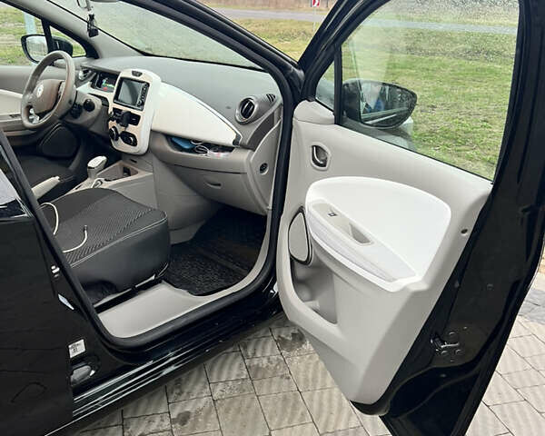 Чорний Рено Зое, об'ємом двигуна 0 л та пробігом 17 тис. км за 11500 $, фото 20 на Automoto.ua