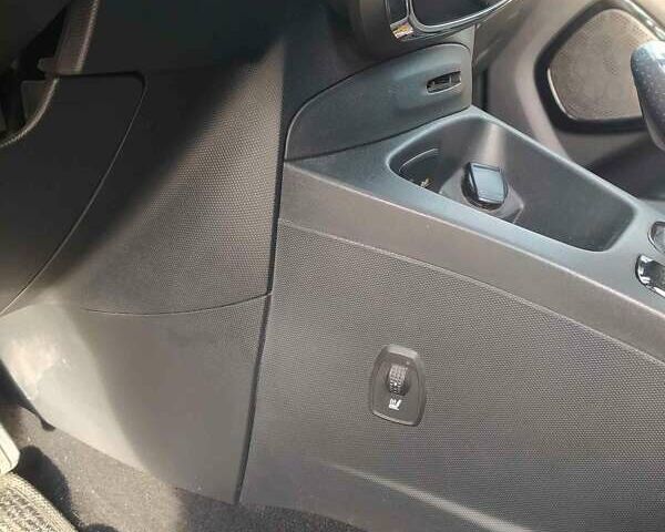 Чорний Рено Зое, об'ємом двигуна 0 л та пробігом 97 тис. км за 9700 $, фото 29 на Automoto.ua