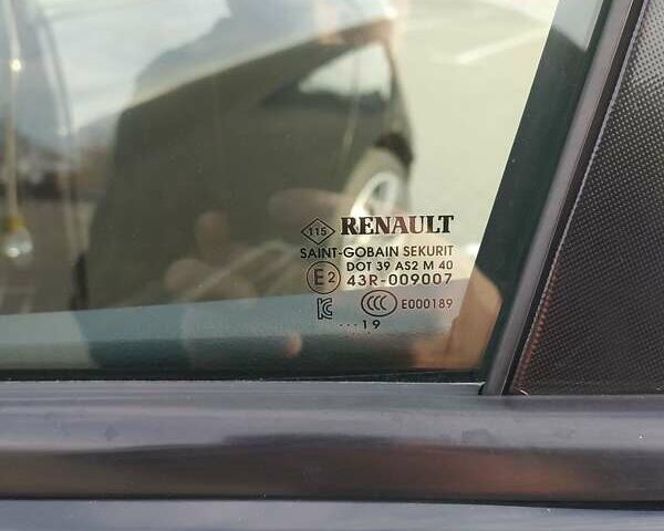Чорний Рено Зое, об'ємом двигуна 0 л та пробігом 97 тис. км за 9700 $, фото 35 на Automoto.ua