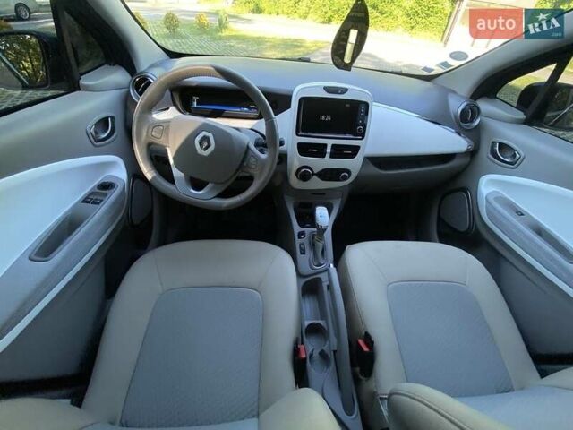 Черный Рено Зое, объемом двигателя 0 л и пробегом 25 тыс. км за 9999 $, фото 10 на Automoto.ua