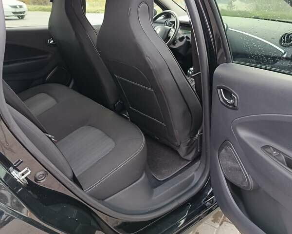 Черный Рено Зое, объемом двигателя 0 л и пробегом 51 тыс. км за 11000 $, фото 5 на Automoto.ua