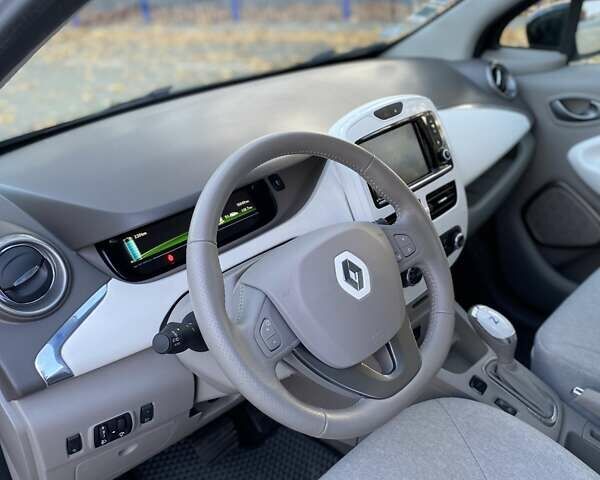 Черный Рено Зое, объемом двигателя 0 л и пробегом 15 тыс. км за 10650 $, фото 27 на Automoto.ua