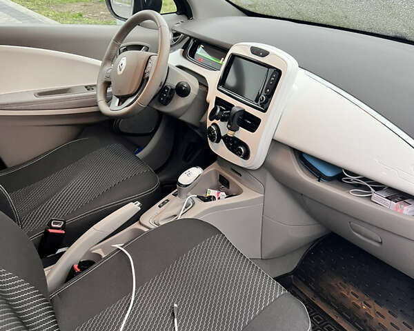 Чорний Рено Зое, об'ємом двигуна 0 л та пробігом 17 тис. км за 11500 $, фото 19 на Automoto.ua