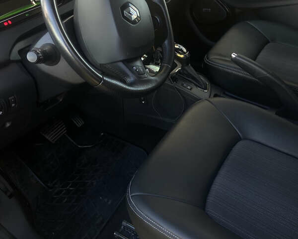 Черный Рено Зое, объемом двигателя 0 л и пробегом 49 тыс. км за 10900 $, фото 9 на Automoto.ua