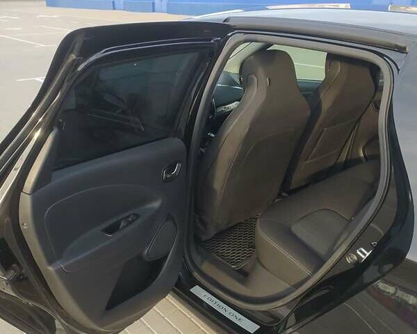 Чорний Рено Зое, об'ємом двигуна 0 л та пробігом 97 тис. км за 9700 $, фото 16 на Automoto.ua