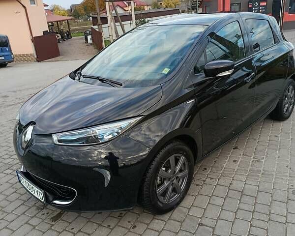 Черный Рено Зое, объемом двигателя 0 л и пробегом 51 тыс. км за 11000 $, фото 1 на Automoto.ua